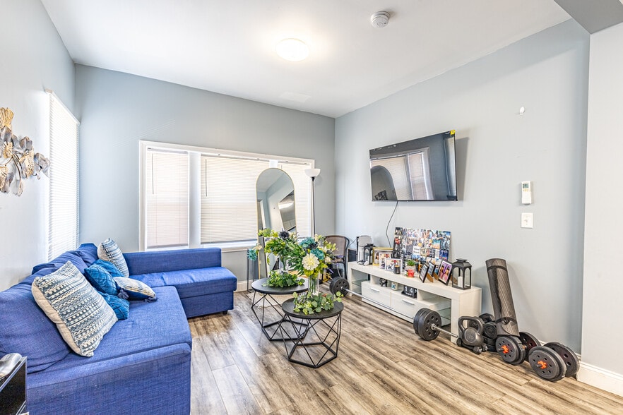 More Photos Of 757 W Main St, Rochester Multifamily For Sale