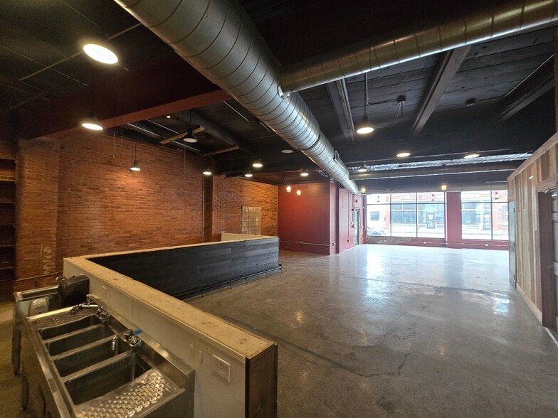More Photos Of 4507 Lorain Ave, Cleveland Office For Lease