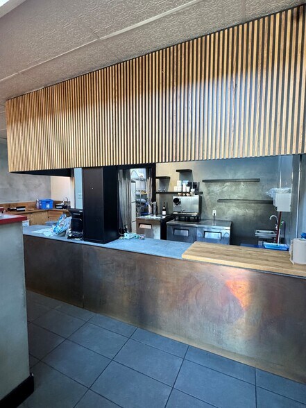 More Photos Of 382-388 W Broadway, Vancouver Storefront For Lease