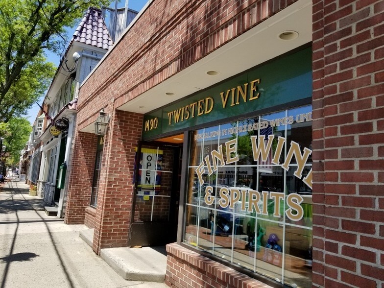 More Photos Of 1476-1492 Boston Post Rd, Fairfield Storefront Retail Office For Lease