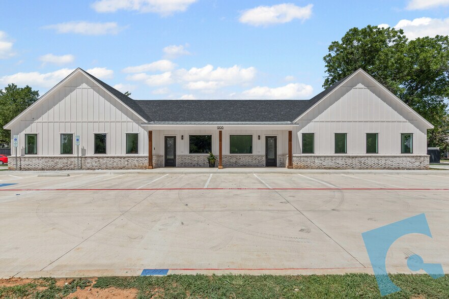 Primary Photo Of 908 Cresthaven Dr, Euless Showroom For Lease