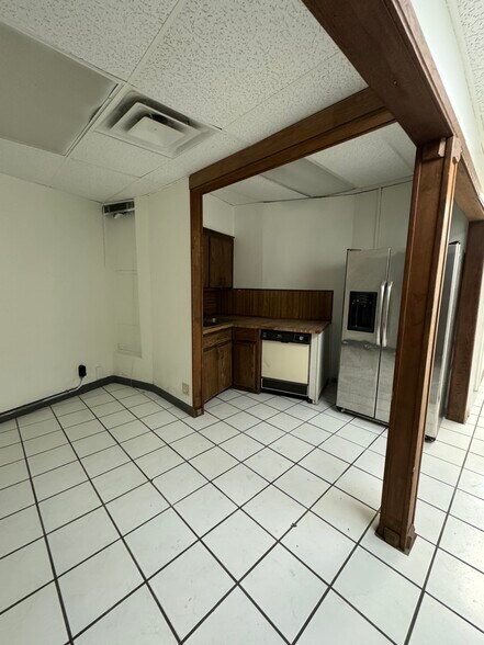 More Photos Of 901 N Virginia Ave, Oklahoma City Manufacturing For Lease