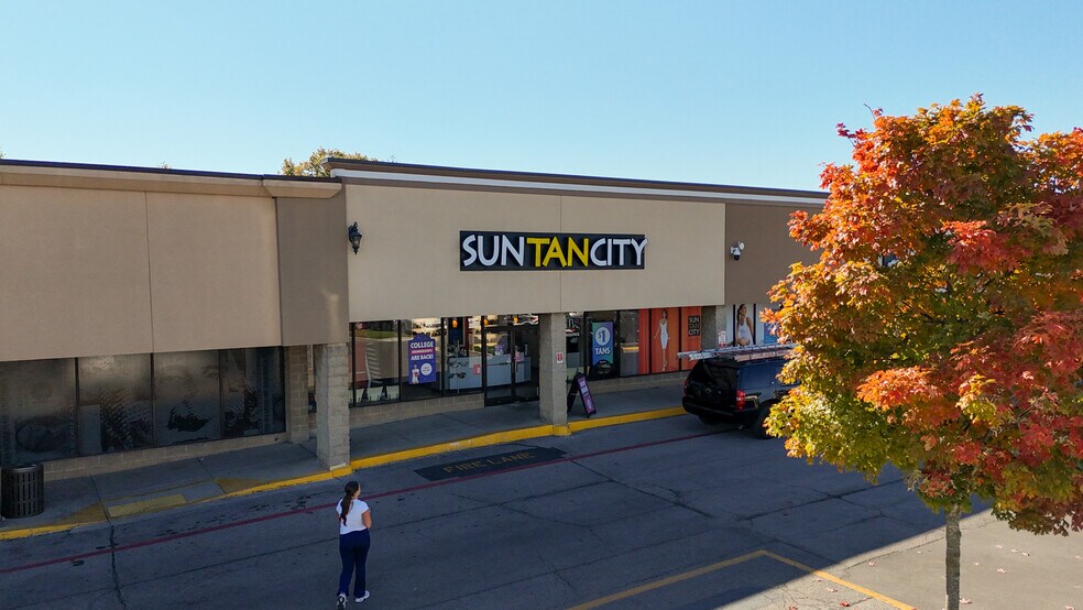 More Photos Of 2307-2375 Nicholasville Rd, Lexington Unknown For Lease