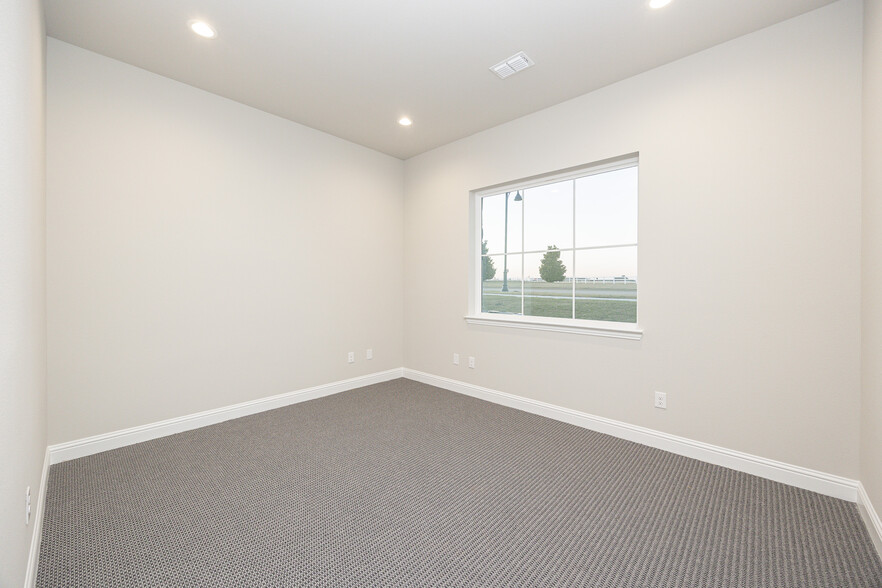 More Photos Of 6000 Alma Rd, McKinney Office For Lease