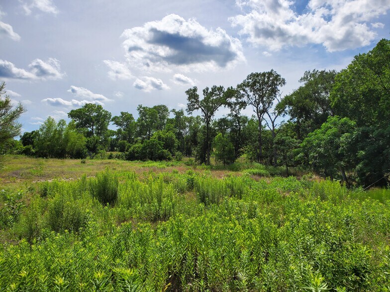 More Photos Of 1018 N Loop Dr, Waco Land For Sale