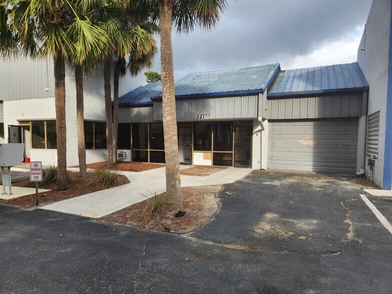 More Photos Of 7150 Devons Rd, Riviera Beach Warehouse For Lease