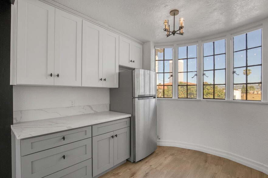 More Photos Of 5815 W Olympic Blvd, Los Angeles Apartments For Sale