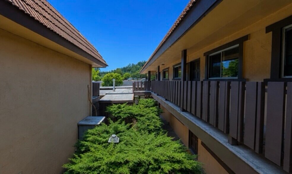 More Photos Of 6015 Montecito Blvd, Santa Rosa Apartments For Sale