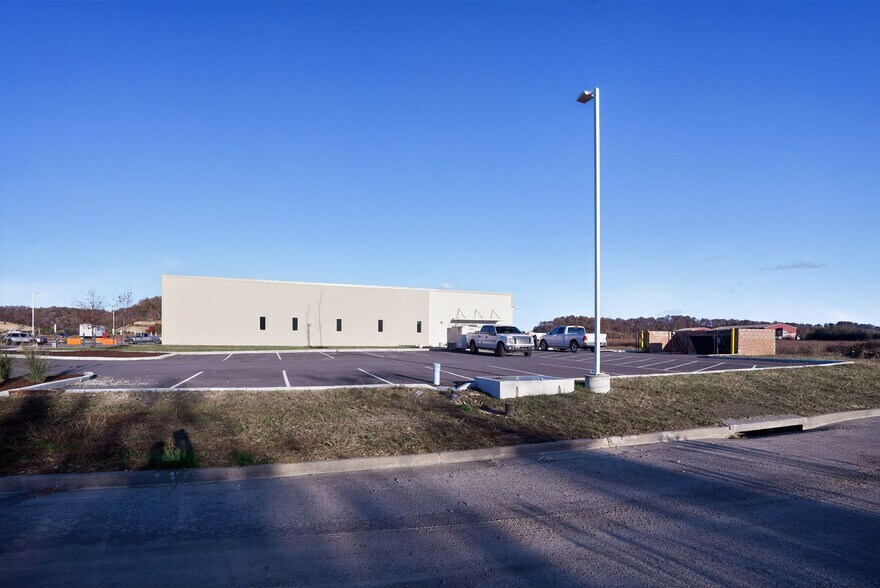 More Photos Of 160 Nautilus Dr, Hazard Office For Sale