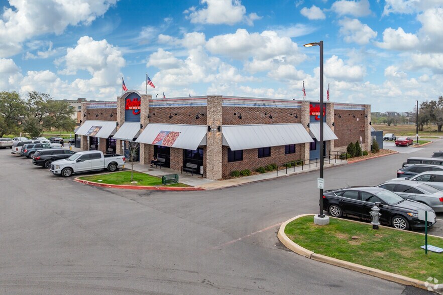 More Photos Of 2368 SE Military Dr, San Antonio Restaurant For Sale
