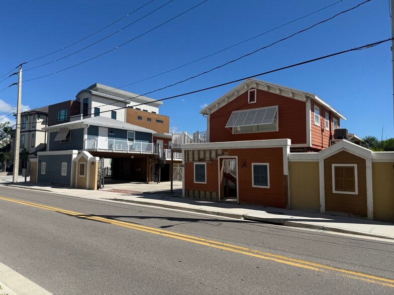 More Photos Of 202 Crescent St, Fort Myers Beach Specialty For Lease