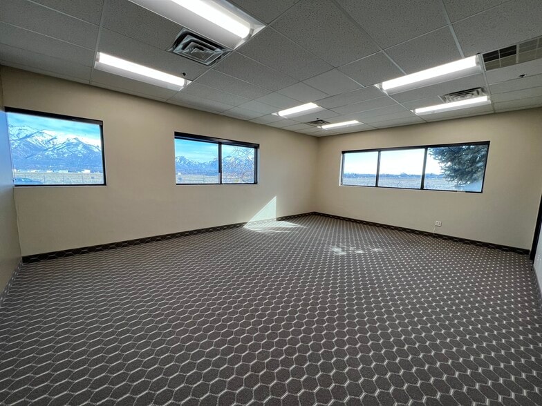 More Photos Of 4074 S 1900 W, Roy Office For Sale