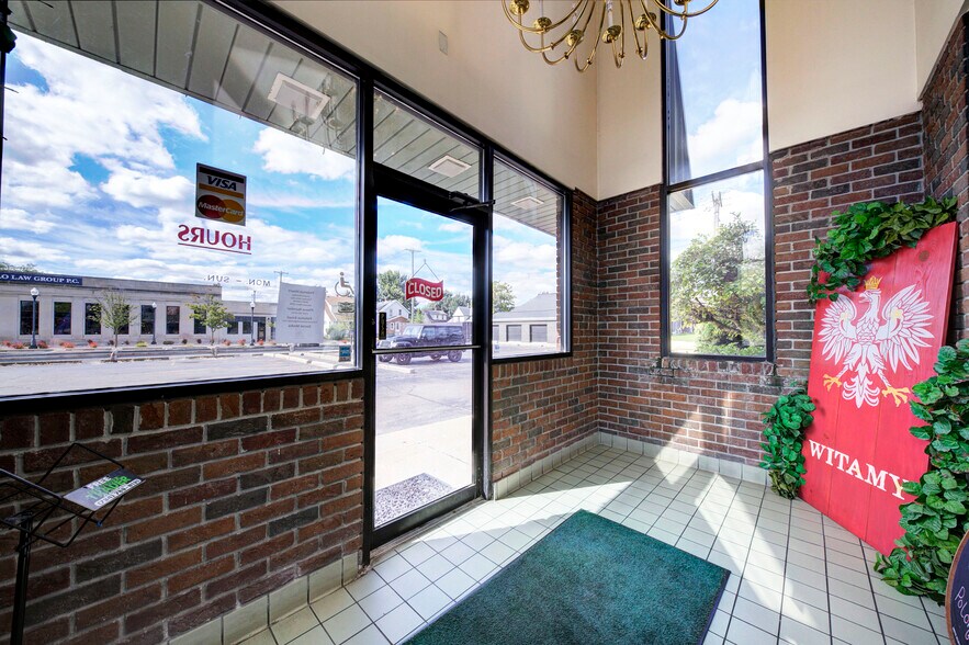 More Photos Of 1744 Biddle Ave, Wyandotte General Retail For Sale