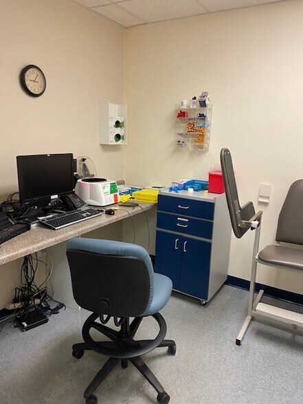 More Photos Of 2650 Bahia Vista St, Sarasota Medical For Sale