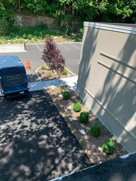 More Photos Of 151 Marbledale Rd, Tuckahoe Restaurant For Lease