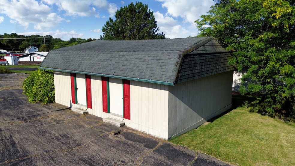 More Photos Of 320 E Grand Blanc Rd, Grand Blanc Office For Sale