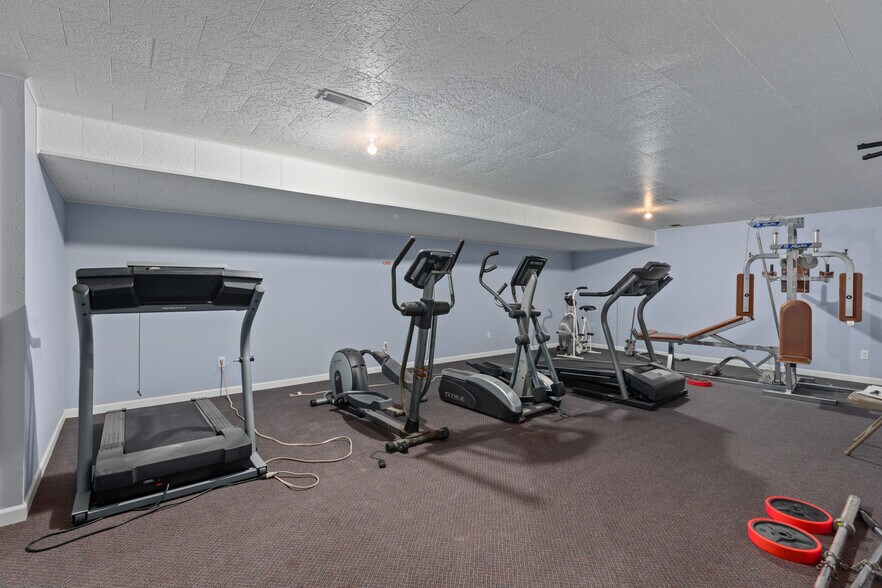 More Photos Of 20586 Old Route 66 Hwy, Staunton Office For Sale
