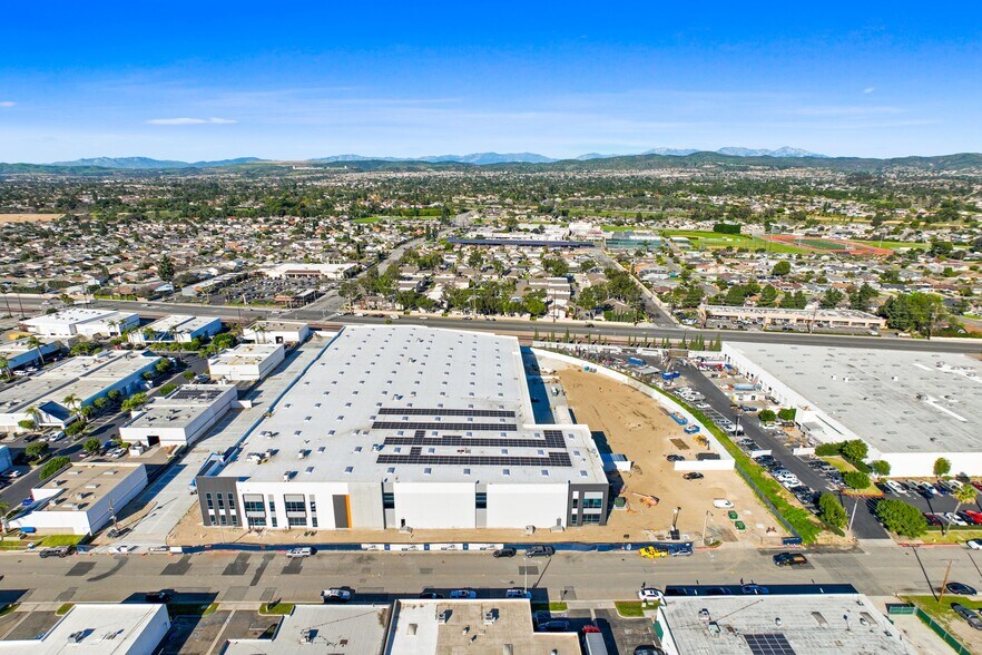 More Photos Of 5235 E Hunter Ave, Anaheim Distribution For Lease
