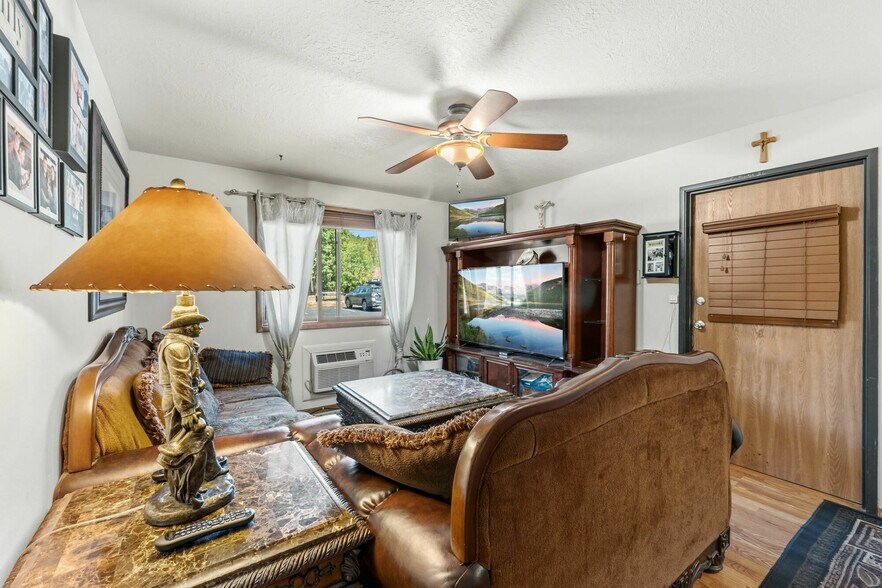 More Photos Of 205 Beaver Lodge Rd, Frisco Hotel For Sale
