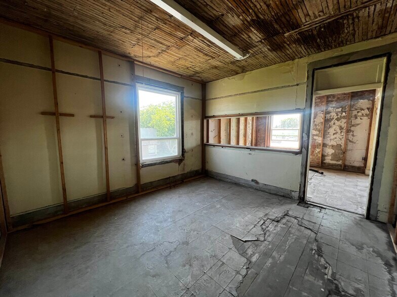 More Photos Of 200 3rd Ave E, Twin Falls Office For Sale