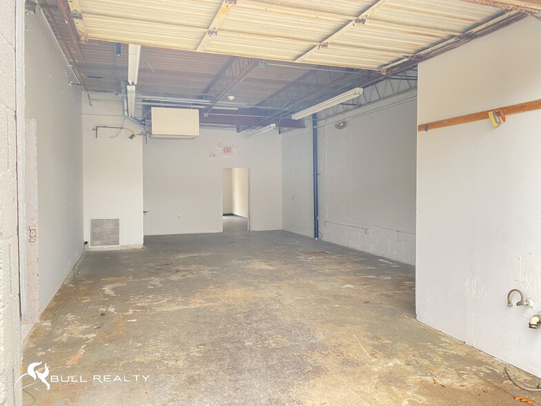More Photos Of 5891 New Peachtree Rd, Doraville Warehouse For Lease