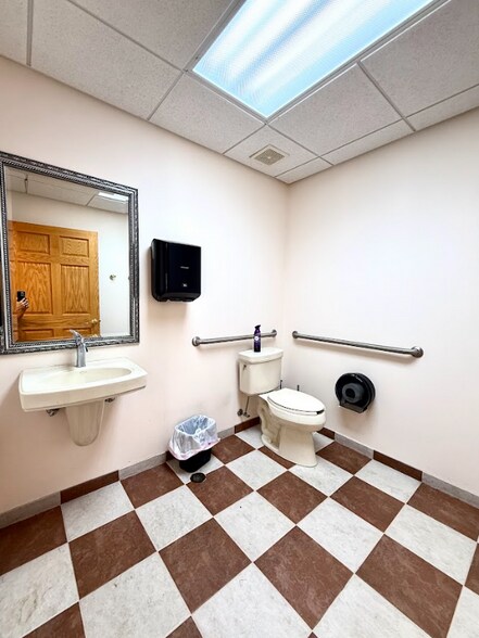 More Photos Of 5966 Boymel Dr, Fairfield Medical For Lease