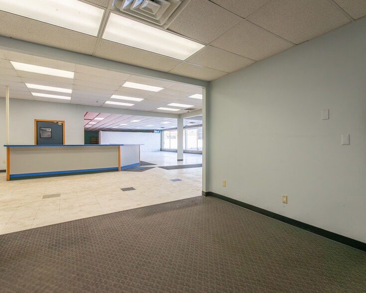 More Photos Of 1650 S Galena Ave, Freeport Industrial For Sale