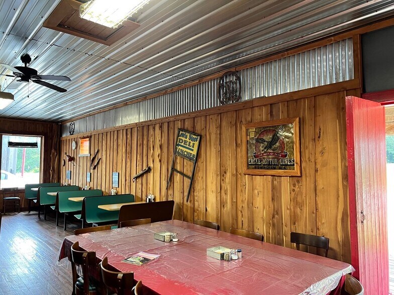 More Photos Of 5661 County Road 114, Brundidge General Retail For Sale
