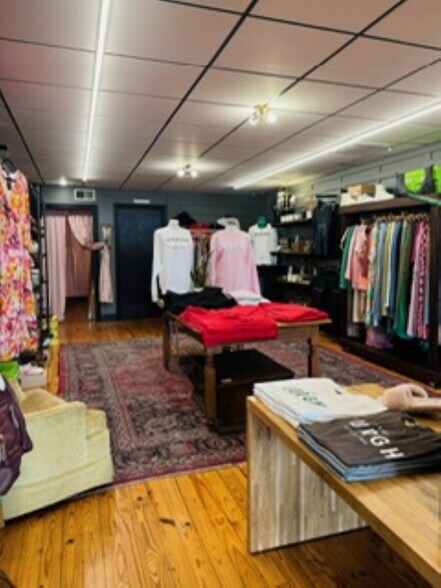 More Photos Of 100-106 State St, Newburgh Freestanding For Lease