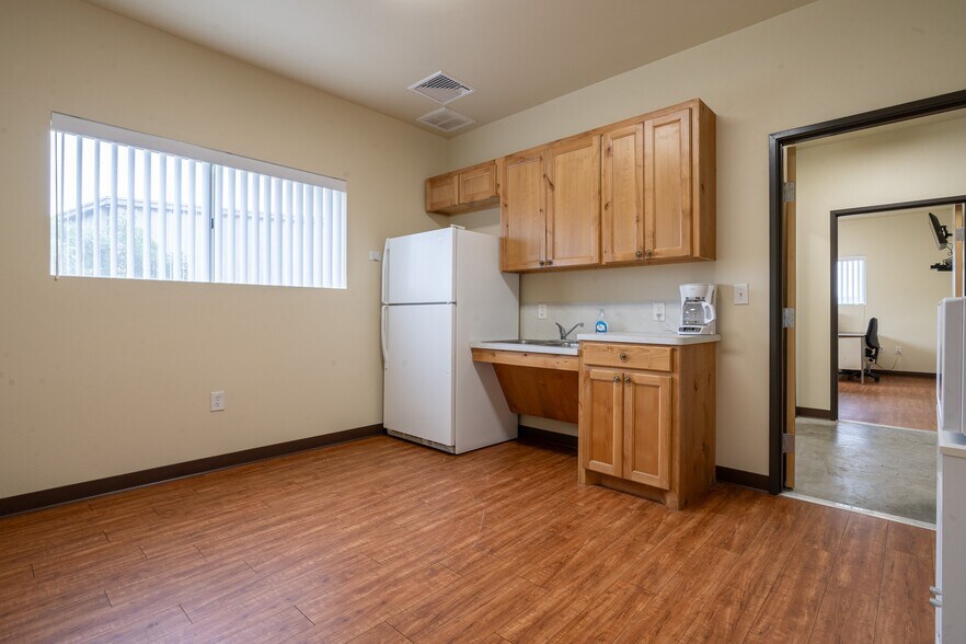 More Photos Of 113 Bufkin Ln, Lockhart Refrigeration Cold Storage For Lease