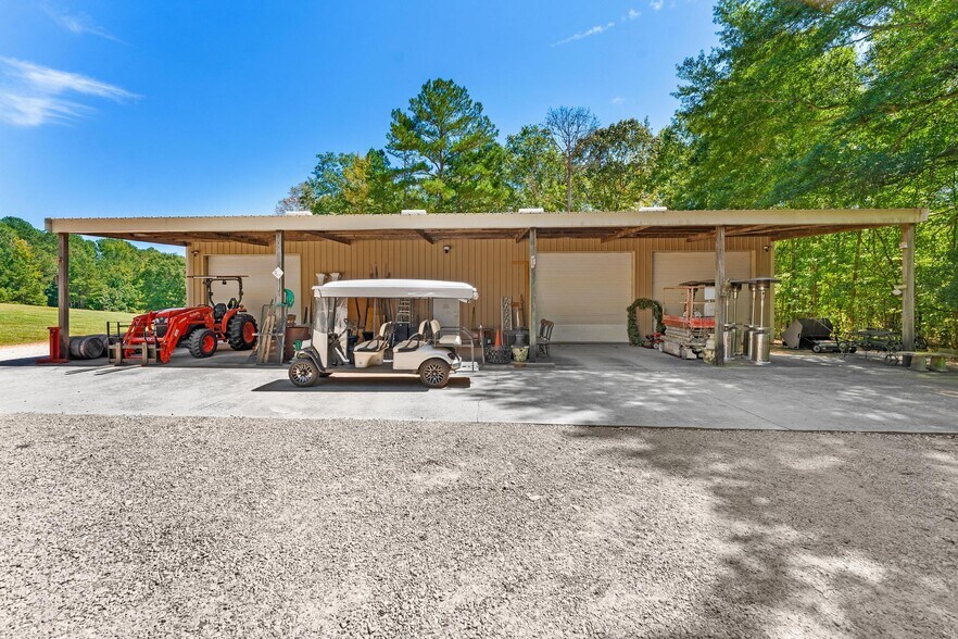 More Photos Of 700 Blacks Creek Church Rd, Commerce Lodge Meeting Hall For Sale