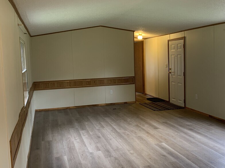 More Photos Of 15 Decasper Dr, Lewis Run Manufactured Housing Mobile Home Park For Sale