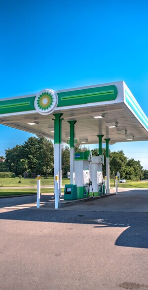 More Photos Of 22732 US-53 Hwy, Ettrick General Retail For Sale