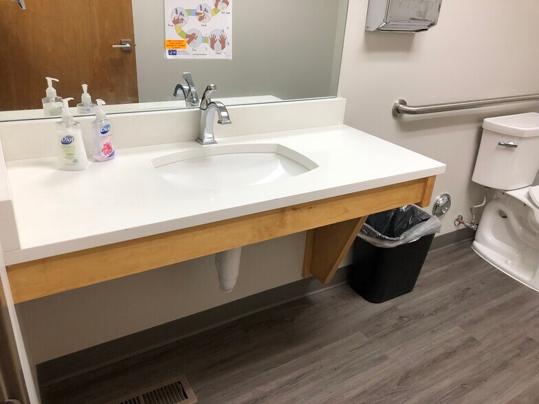 More Photos Of 1221 Byron Rd, Howell Medical For Lease