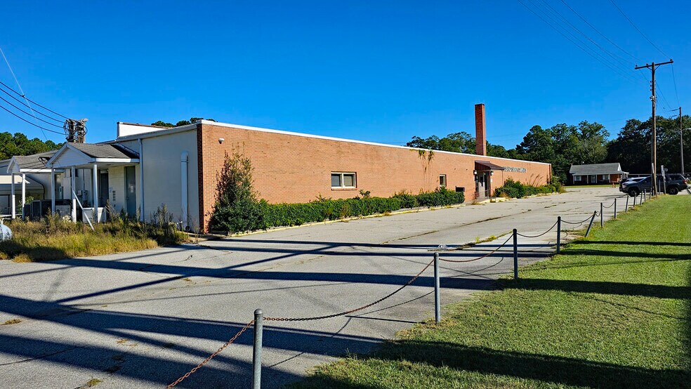 More Photos Of 120 S Church Ave, Garland Manufacturing For Lease