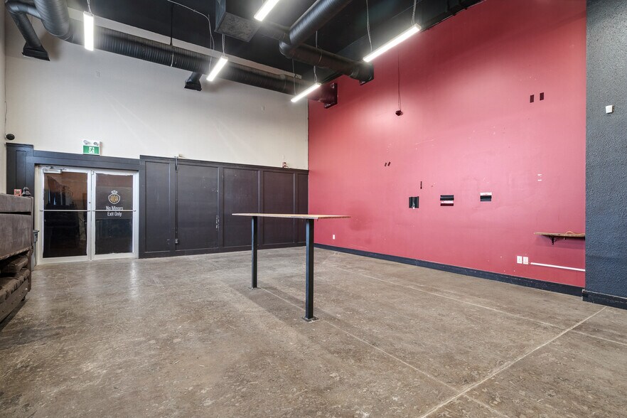 More Photos Of 6601 43 St, Lloydminster Storefront Retail Office For Sale