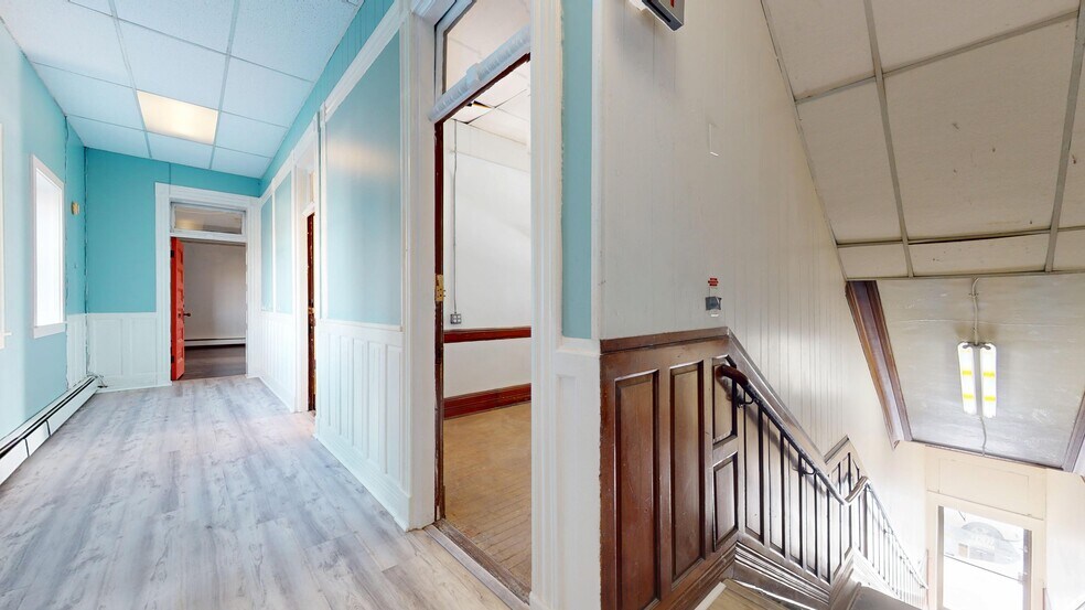 More Photos Of 42 W Main St, Riverhead Storefront Retail Office For Lease
