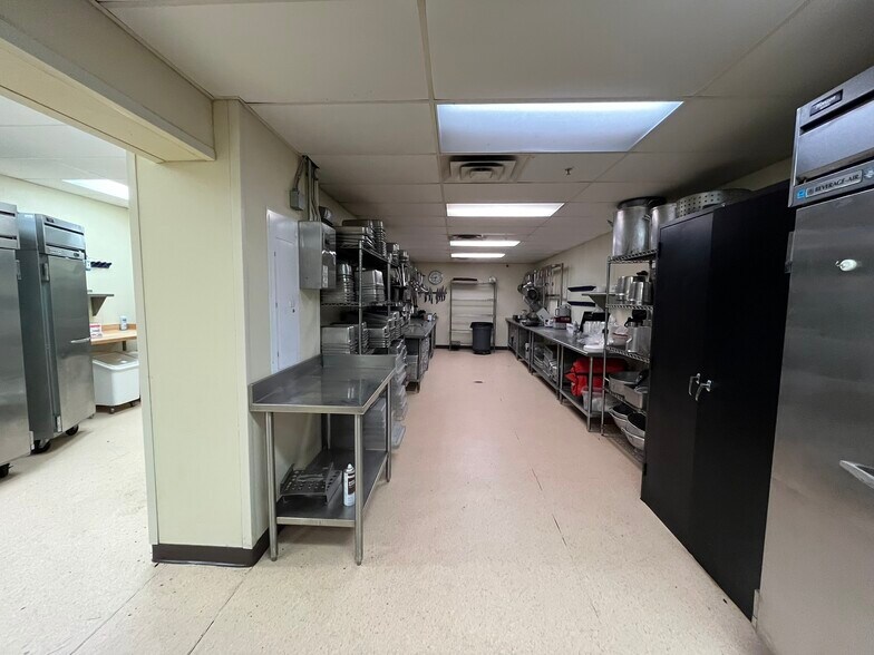 More Photos Of 913 4th St SW, Stanley Hotel For Lease