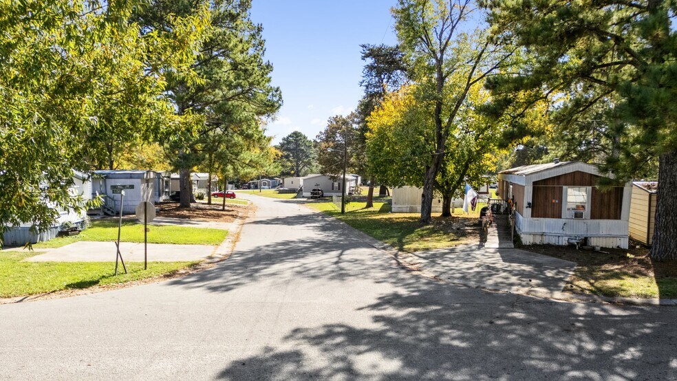 More Photos Of 2926 Una St, Birmingham Manufactured Housing Mobile Home Park For Sale