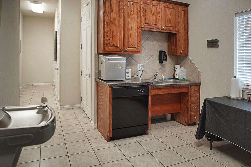 More Photos Of 3918 Telephone Rd, Lake Worth Medical For Lease