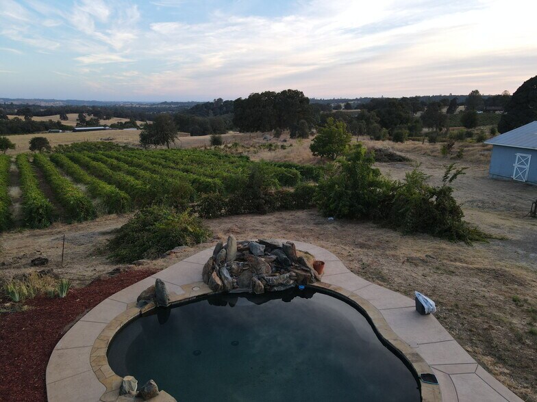 More Photos Of 10580 Dickson Rd, Plymouth Winery Vineyard For Sale