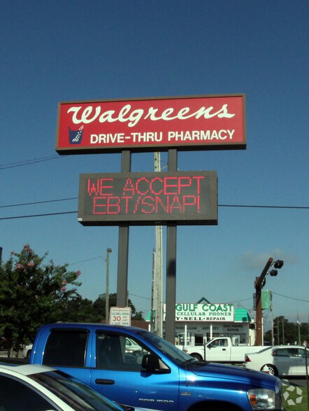 More Photos Of 700 N Pace Blvd, Pensacola Drugstore For Sale