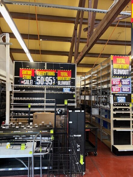 More Photos Of 2120 E Powell Blvd, Gresham General Retail For Sale