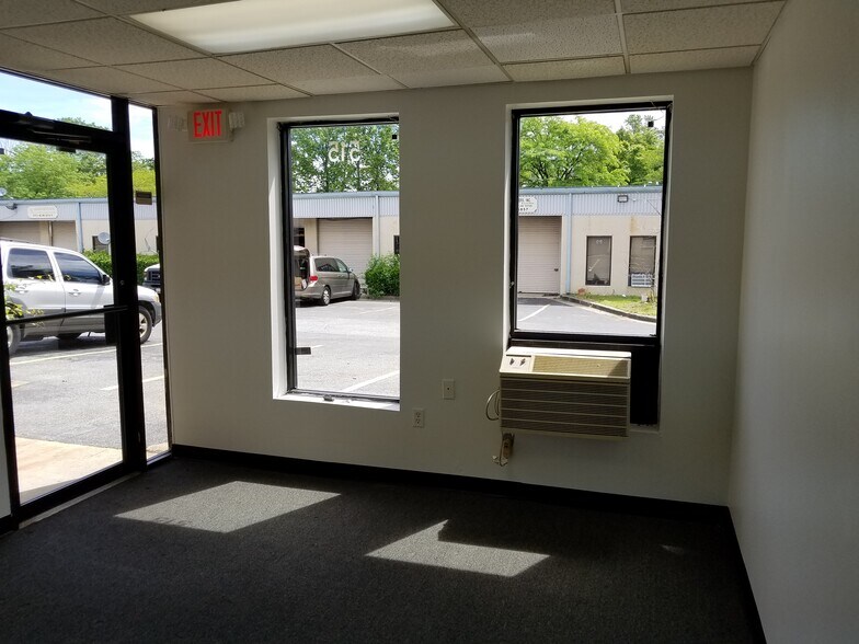 More Photos Of 9244 E Hampton Dr, Capitol Heights Unknown For Lease