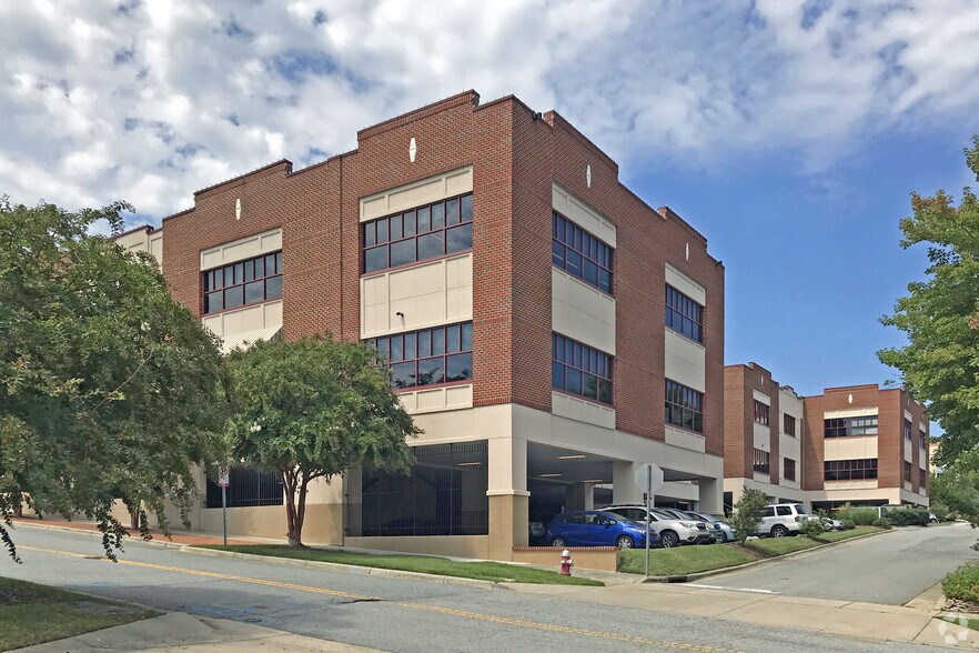 More Photos Of 300 Market St, Chapel Hill Medical For Lease