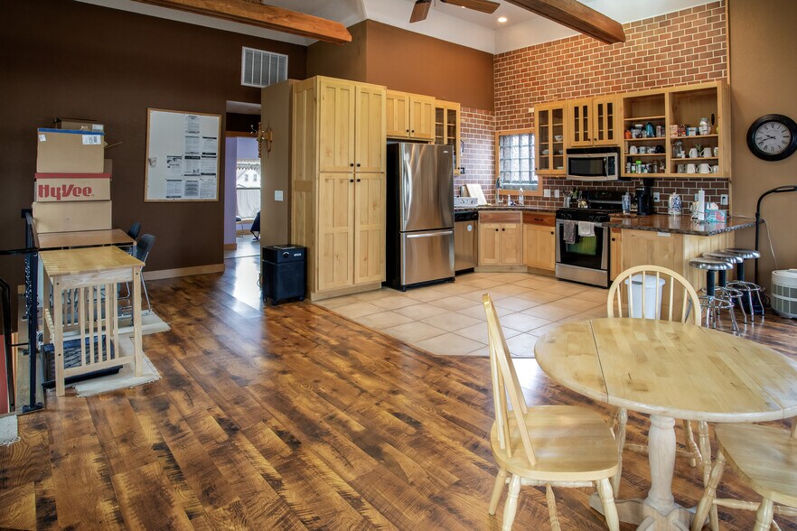 More Photos Of 1005 W 5th St, Winona Office For Sale