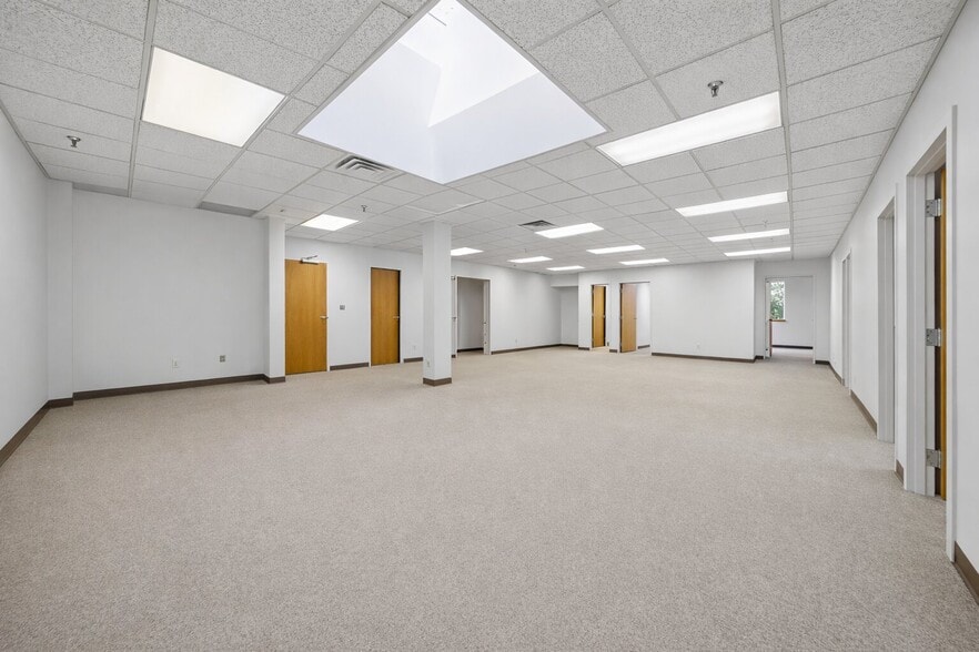 More Photos Of 545-553 Cedar Ln, Teaneck Office For Sale