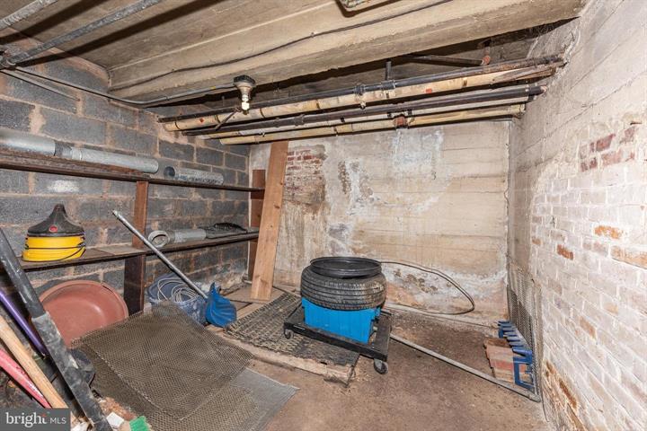 More Photos Of 1873 N Gay St, Baltimore Storefront Retail Office For Lease