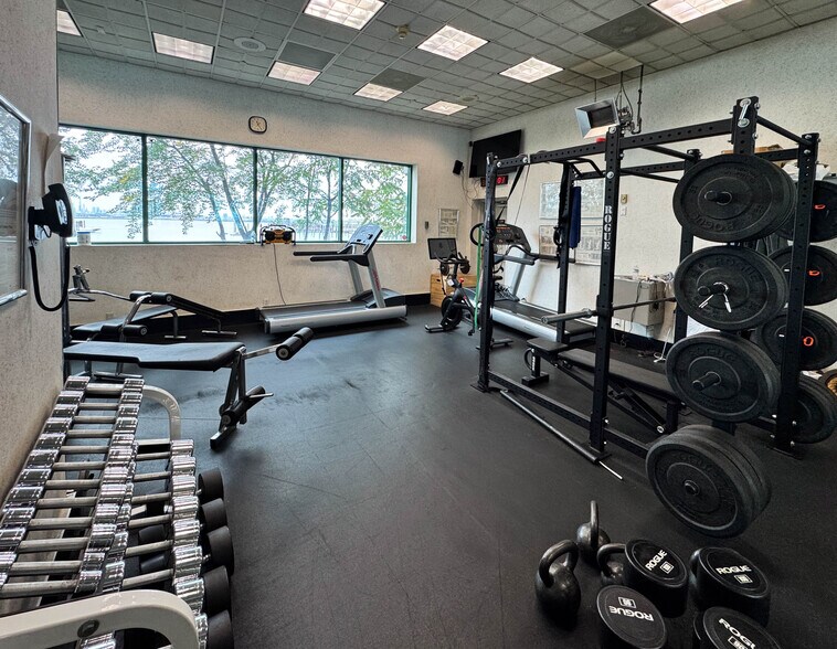 More Photos Of 2048 119th St, College Point Warehouse For Lease