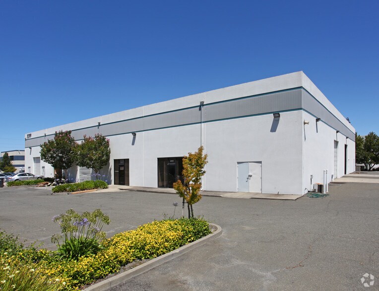 More Photos Of 5199 Fulton Dr, Fairfield Warehouse For Lease